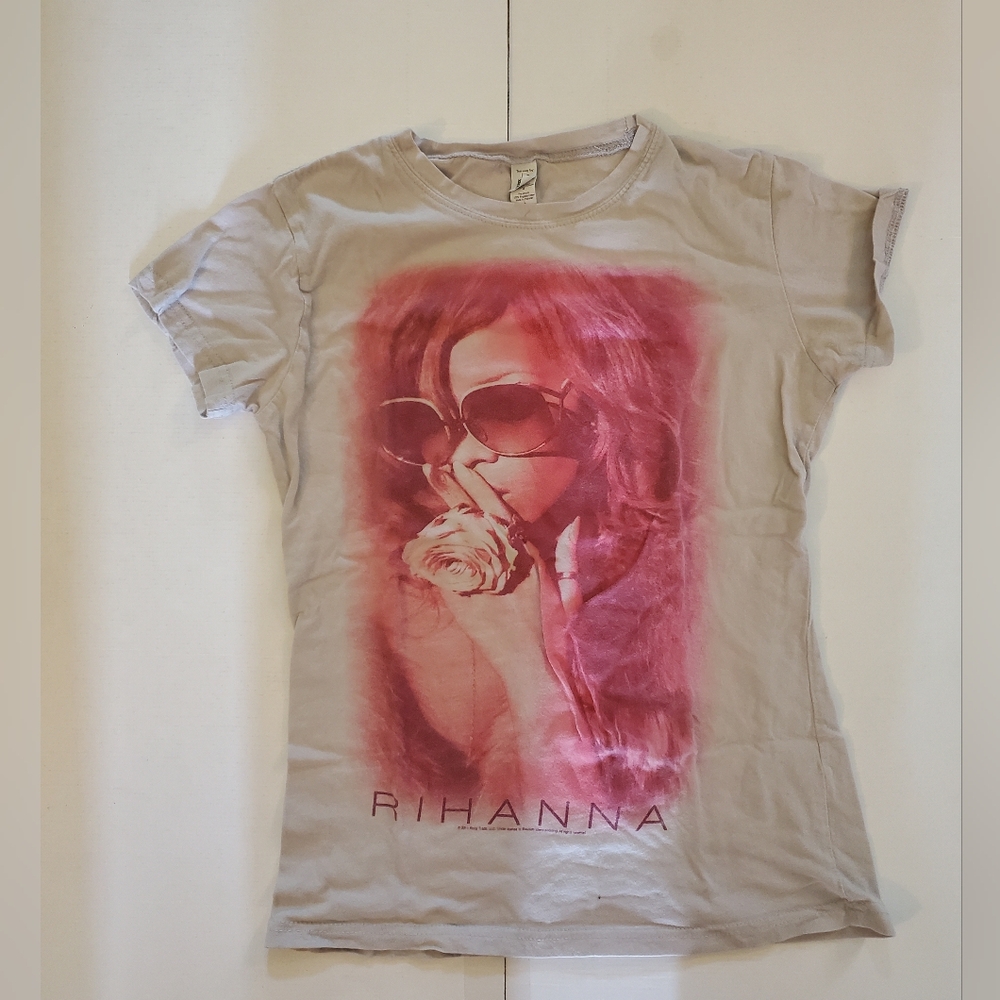 2011 Rihanna 'Last Girl On Earth' Australia Tour Women's Gray T-Shirt Large